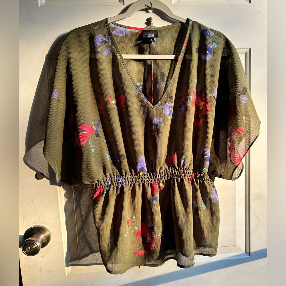Mossimo 100% Polyester Floral Chiffon Sheer Blouse  Size Small  EUC